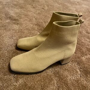 TIJN Camel Ribbed Ankle Boots